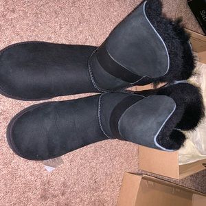UGG BOOTS BRAND NEW